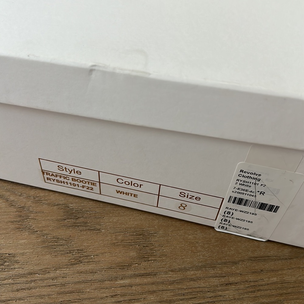 Nwt Raye Traffic Bootie White Size 8 - image 4